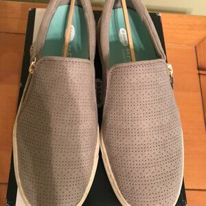 Women's Dr. Scholl's No Chill soft grey slip-on sneakers size 8.5